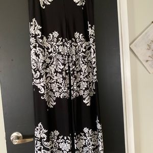 INC bulk And white pant